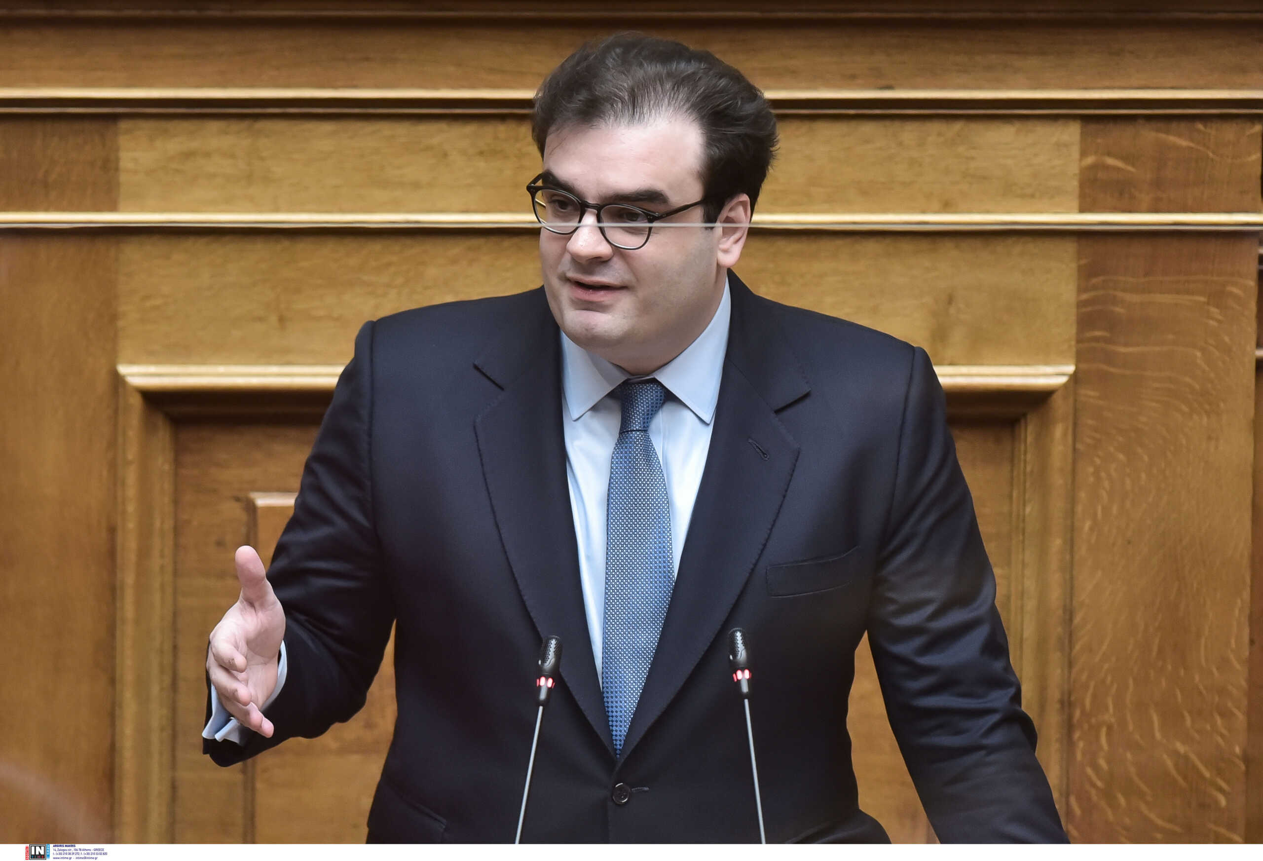 ÓõæÞôçóç åðß ôçò ðñïôÜóåùò äõóðéóôßáò êáôÜ ôçò ÊõâÝñíçóçò, ðïõ õðÝâáëáí ï 
Áñ÷çãüò ôçò ÁîéùìáôéêÞò Áíôéðïëßôåõóçò êáé Ðñüåäñïò ôçò ÊïéíïâïõëåõôéêÞò 
ÏìÜäáò ôïõ Óõíáóðéóìïý ÑéæïóðáóôéêÞò ÁñéóôåñÜò ê. ÁëÝîçò Ôóßðñáò 
êáé 87 ÂïõëåõôÝò ôçò ÊïéíïâïõëåõôéêÞò ôïõ ÏìÜäáò, óýìöùíá ìå ôá Üñèñá 84 ôïõ 
ÓõíôÜãìáôïò êáé 142 ôïõ Êáíïíéóìïý ôçò ÂïõëÞò.