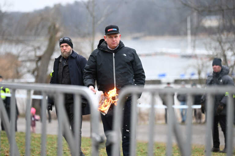 Σουηδία: «Βαθιά ασεβής πράξη» το κάψιμο του Κορανίου δήλωσε ο Ουλφ Κρίστερσον