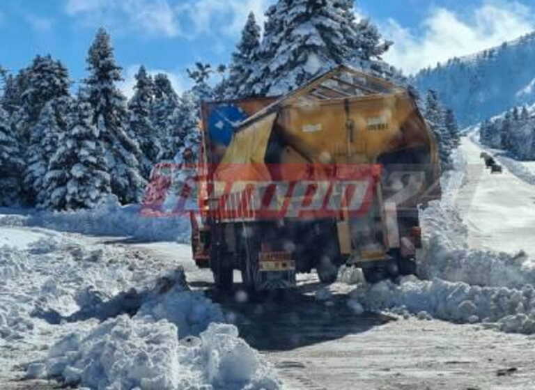 Έκλεισαν δρόμοι στα ορεινά της Αχαΐας – Πυκνή χιονόπτωση και κατολισθήσεις