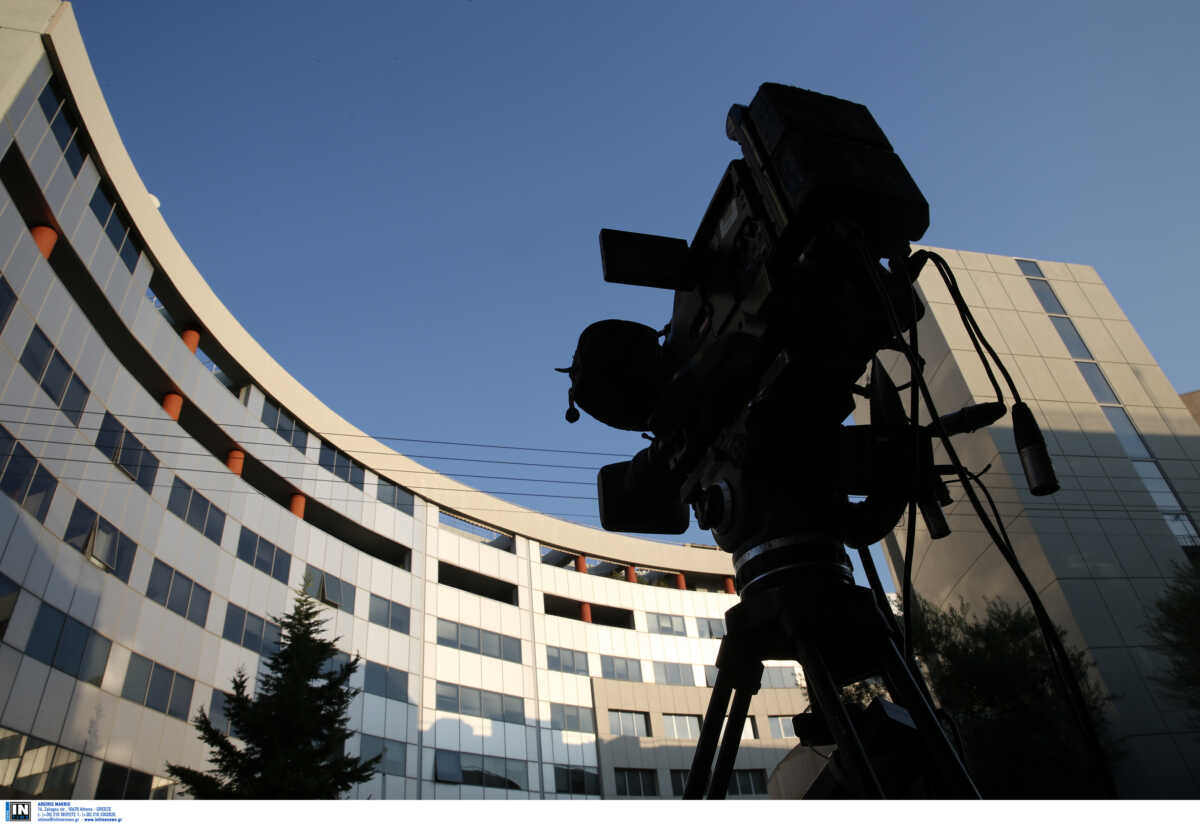 Τηλεοπτικές άδειες: Δεν θα απολογηθεί ο Νίκος Παππάς στο Ειδικό Δικαστήριο – Τι κατέθεσε ο Κώστας Βαξεβάνης
