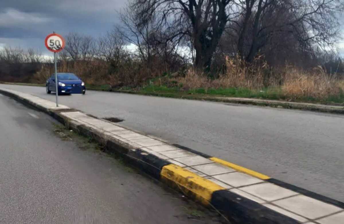 Τρίκαλα: Η στιγμή που οδηγός μπαίνει σε δρόμο ανάποδα και συνεχίζει χωρίς να καταλαβαίνει το παραμικρό