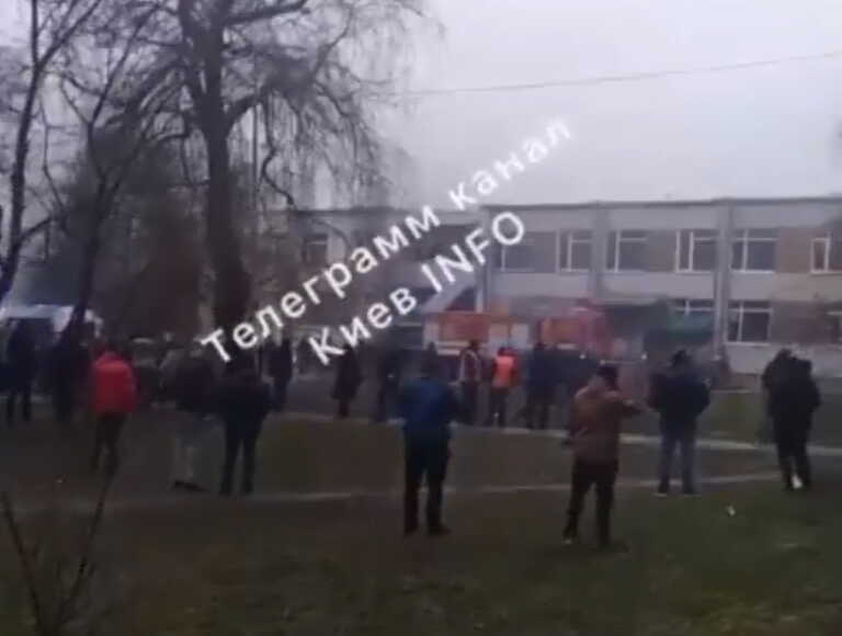 Ελικόπτερο έπεσε σε παιδικό σταθμό κοντά στο Κίεβο, την ώρα που βρίσκονταν μέσα παιδιά