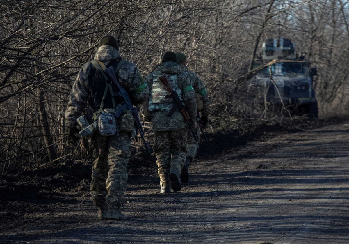 Πόλεμος στην Ουκρανία: Το Κίεβο παραδέχεται ότι εγκατέλειψε τη Σολεντάρ στους Ρώσους