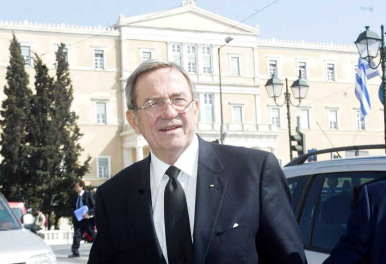 Με ιδιωτικά τζετ φτάνουν στην Ελλάδα οι εκπρόσωποι των βασιλικών οικογενειών για την κηδεία του τέως  βασιλιά Κωνσταντίνου
