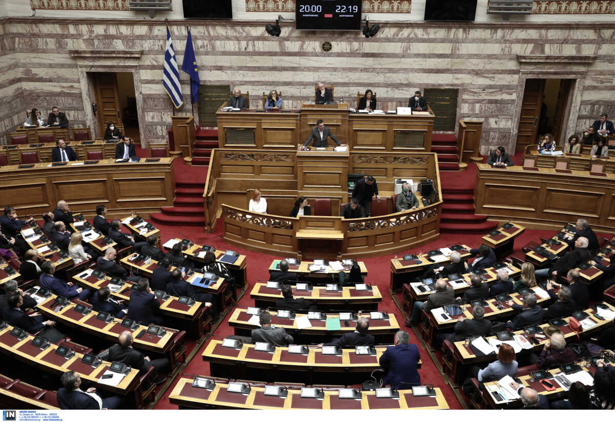 Βουλή: Live η συζήτηση για την πρόταση μομφής