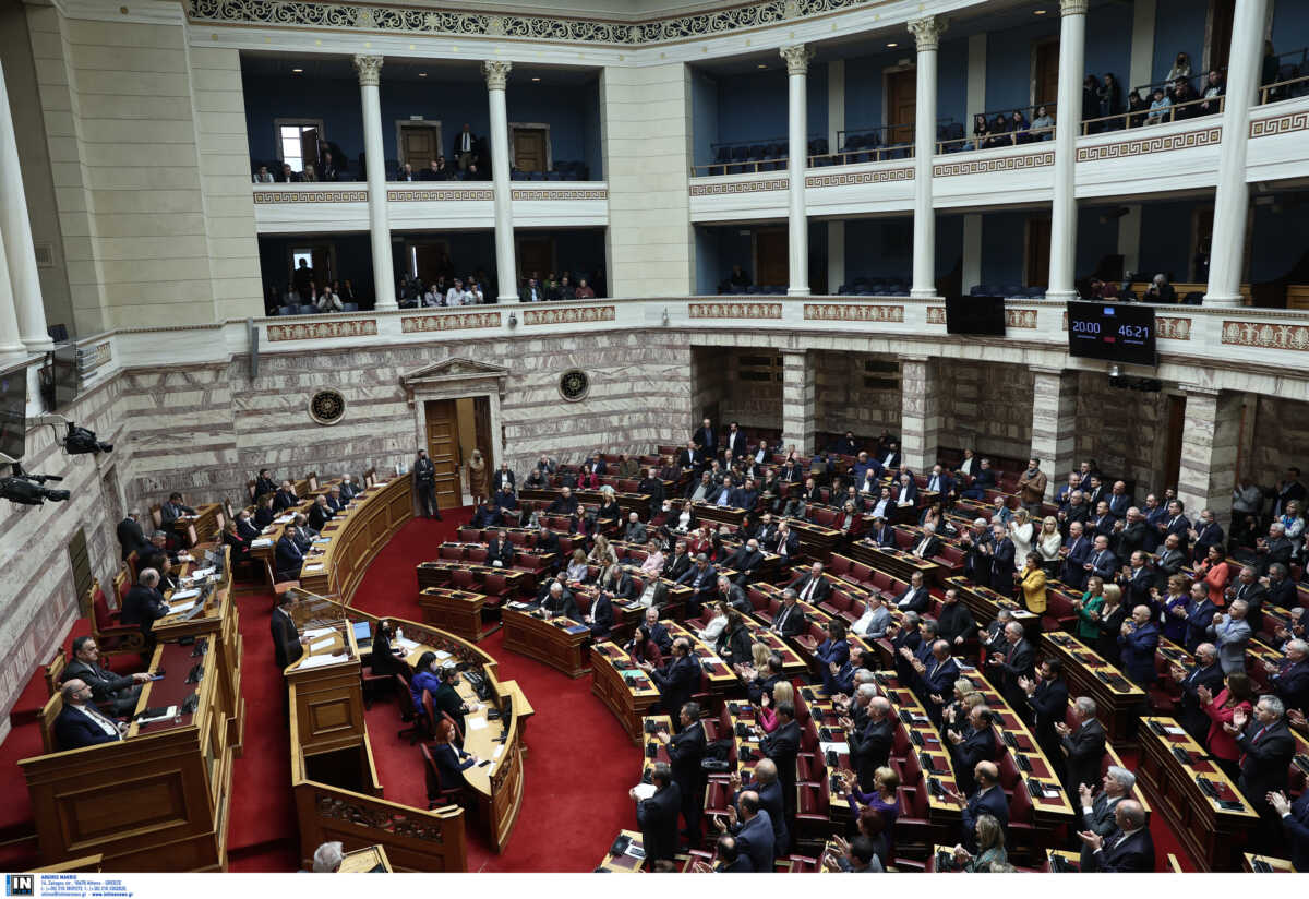 Βουλή: Την Τρίτη η ψήφιση της τροπολογίας για το «μπλόκο» στο κόμμα Κασιδιάρη – Οι θέσεις της αντιπολίτευσης