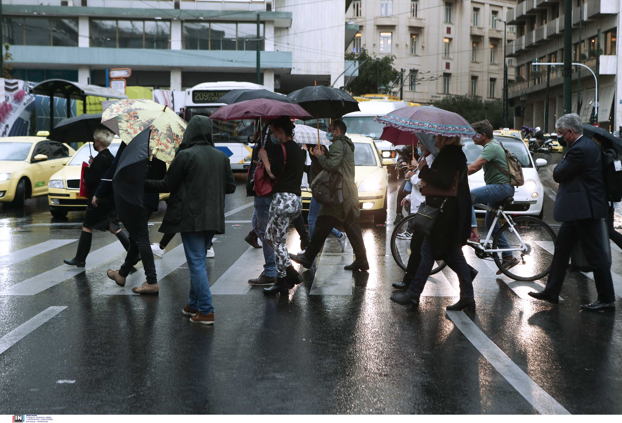 Καιρός – meteo: Ισχυρές βροχές και καταιγίδες τη νύχτα σε όλη τη χώρα