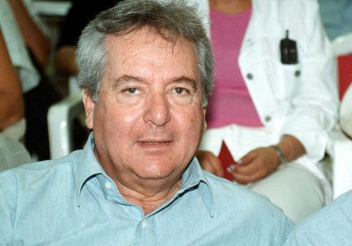 Πέθανε ο Αιμίλιος Ζαχαρέας, πατέρας της δημοσιογράφου Μάρας Ζαχαρέα