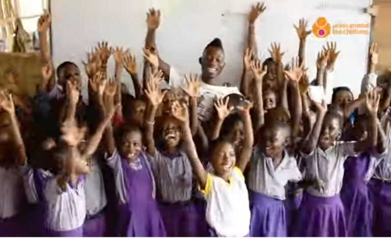 Κριστιάν Ατσού: Το φιλανθρωπικό του έργο στην Γκάνα, το χτίσιμο σχολείου και ο τίτλος του πρεσβευτή