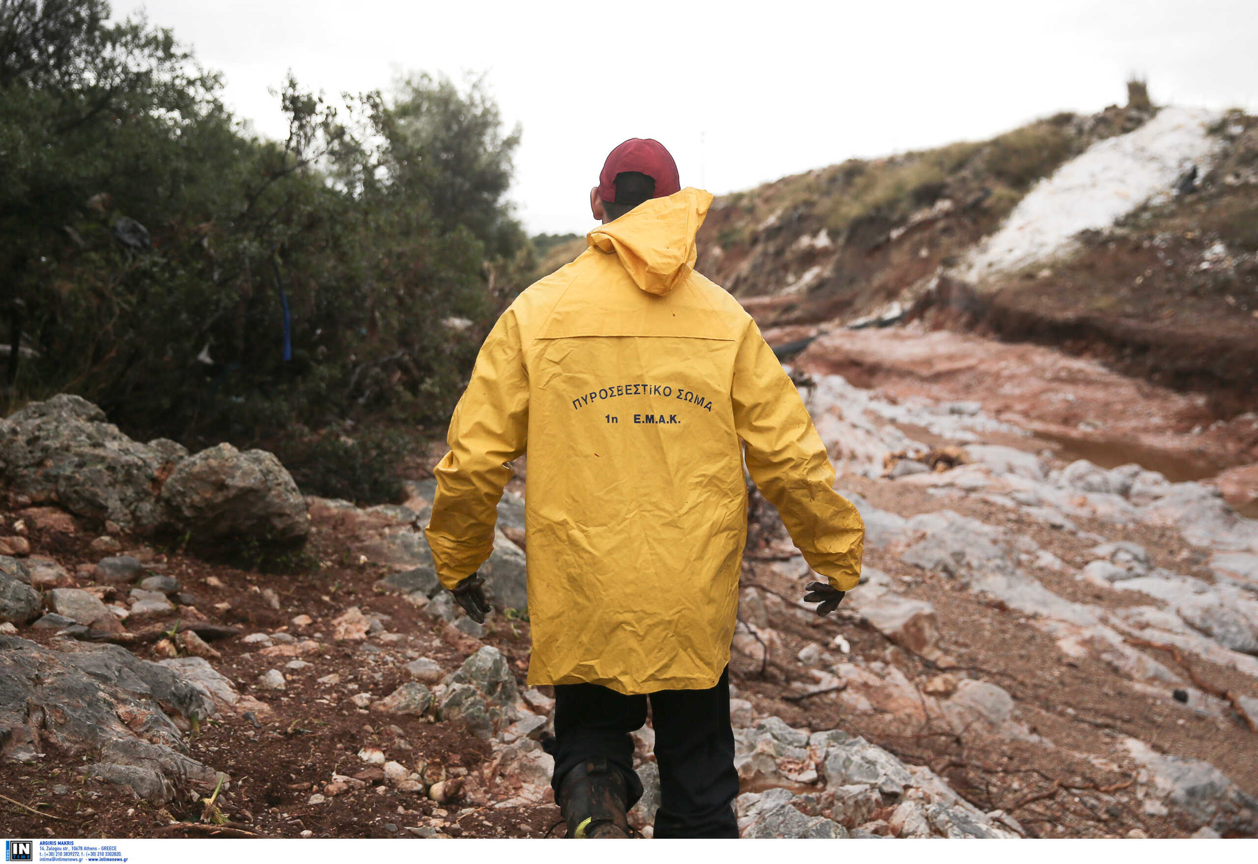 Ιωάννινα: Επιχείρηση της ΕΜΑΚ για τον απεγκλωβισμό κυνηγού που τραυματίστηκε από πτώση βράχου