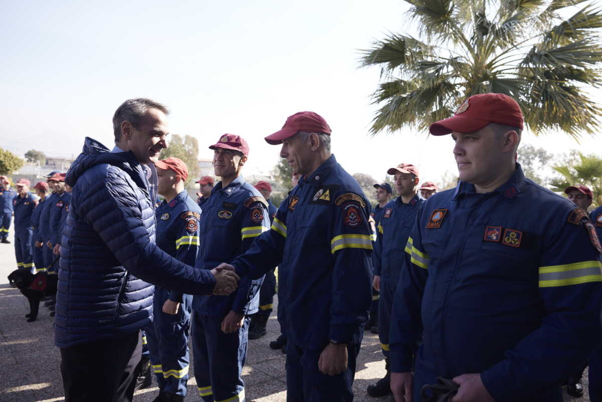 Μητσοτάκης στην ΕΜΑΚ: Ένα μεγάλο ευχαριστώ για ό,τι κάνατε στον καταστροφικό σεισμό στην Τουρκία