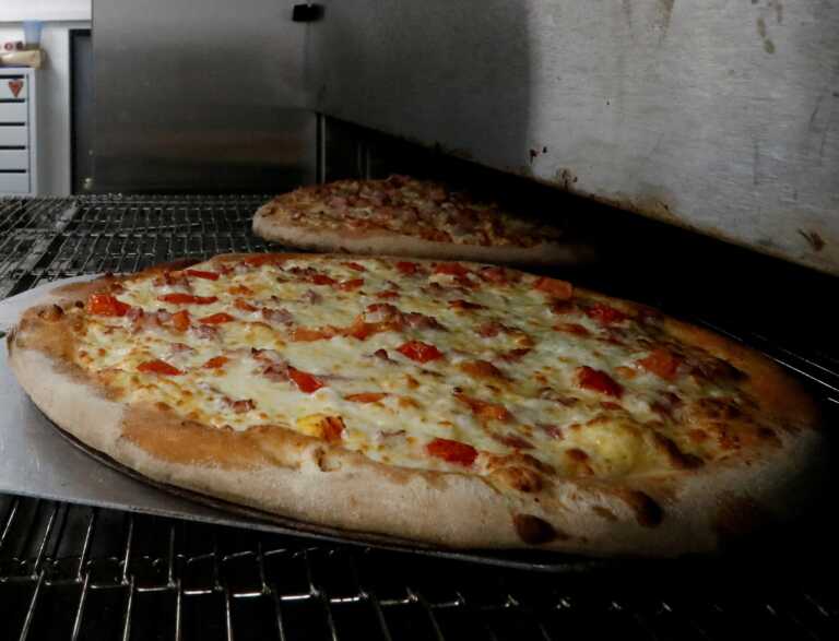 Ακριβότερη η πίτσα στην Ευρώπη κατά 16% από πέρσι