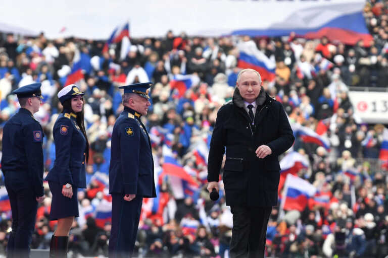 Πεσκόφ: «Νωρίς» για να ανακοινώσει ο Πούτιν αν θα είναι υποψήφιος για την προεδρία της Ρωσίας