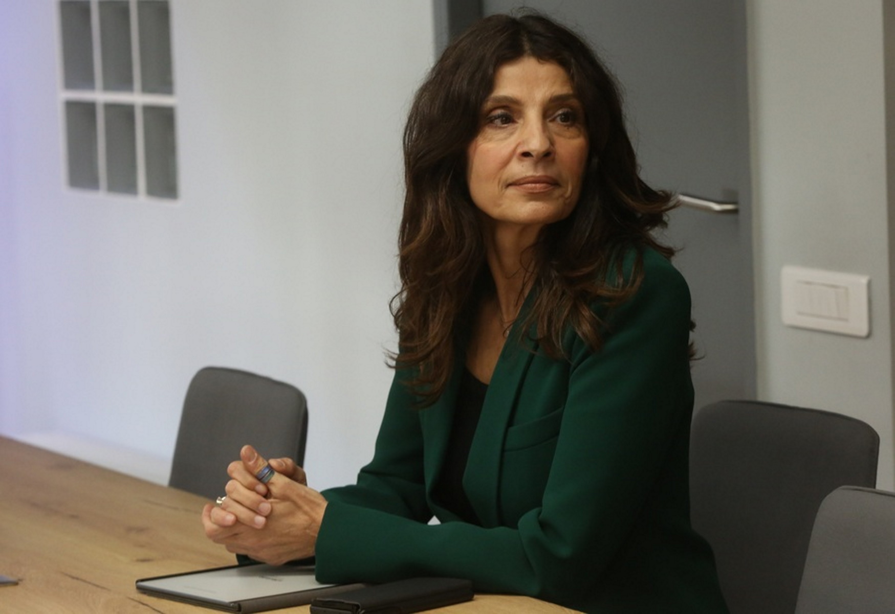 Η εκπρόσωπος Τύπου του ΣΥΡΙΖΑ - ΠΣ Πόπη Τσαπανίδου παρευρίσκεται στη συνάντηση του προέδρου του κόμματος, Αλέξη Τσίπρα, με το προεδρείο της Ένωσης Εργαζομένων Καταναλωτών Ελλάδας (ΕΕΚΕ) στα γραφεία του κόμματος, Αθήνα Πέμπτη 19 Ιανουαρίου 2023. ΑΠΕ-ΜΠΕ