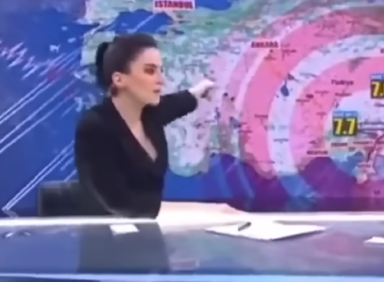 Σεισμός στην Τουρκία: Παρουσιάστρια ξέσπασε κατά του Ερντογάν σε κεντρικό δελτίο ειδήσεων και μετά παραιτήθηκε