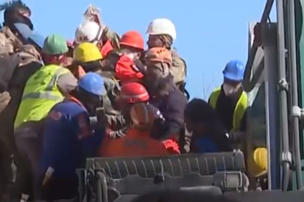 Σεισμός στην Τουρκία: 17χρονη ανασύρθηκε ζωντανή από τα συντρίμμια μετά από 248 ώρες
