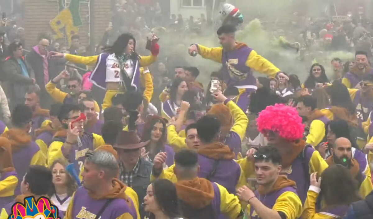 Καρναβάλι Ξάνθης: «Βούλιαξε» η πόλη με  15.000 καρναβαλιστές – Χιλιάδες οι επισκέπτες από Βουλγαρία και Τουρκία