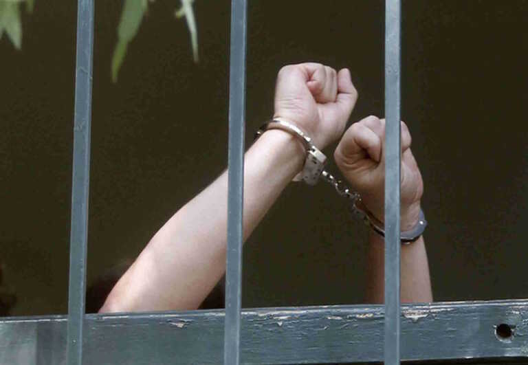 Συνελήφθησαν ανήλικοι στο Ωραιόκαστρο μετά από άγριο επεισόδιο - Προσήχθησαν οι γονείς τους