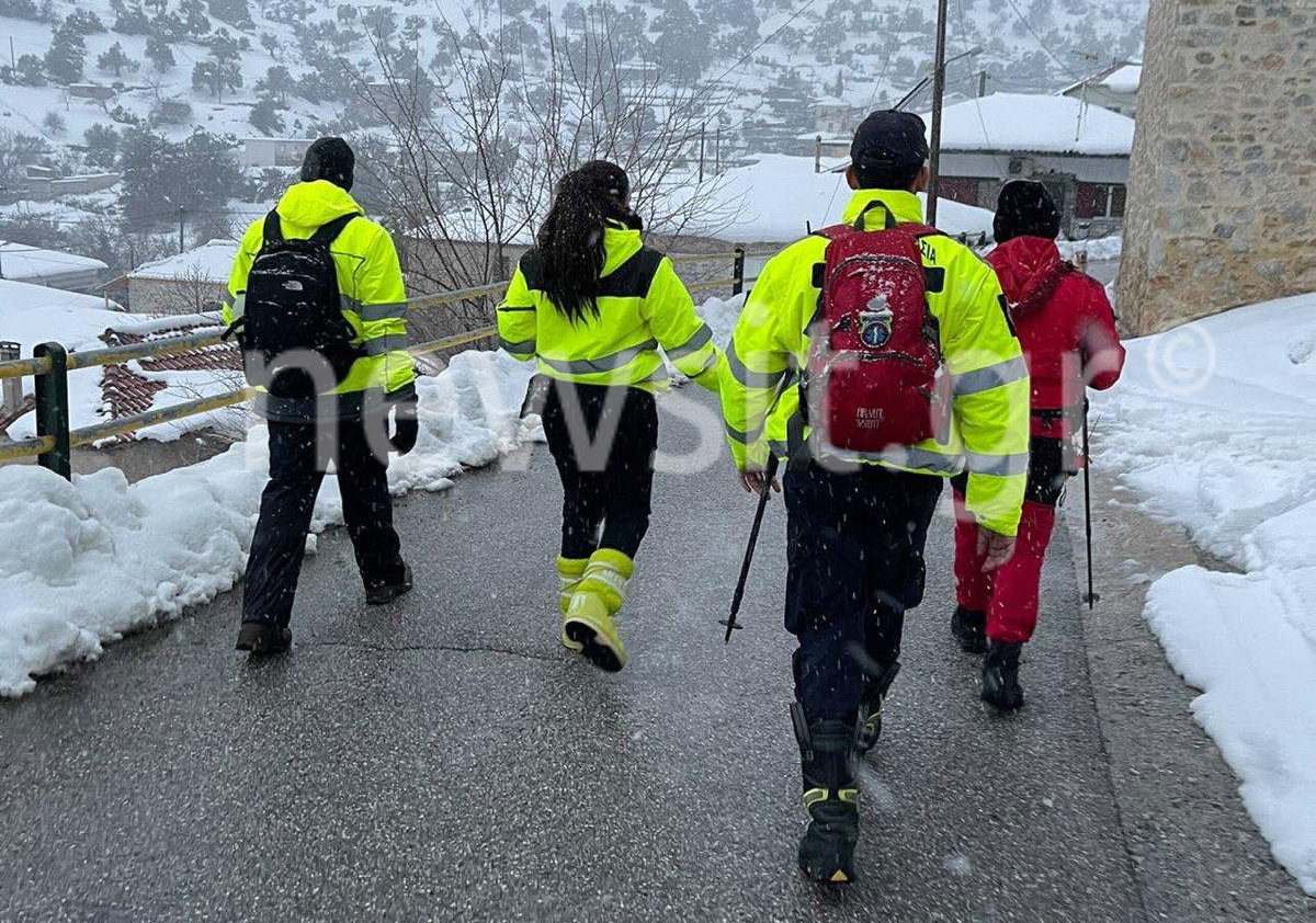 Εύβοια: Αγωνία για τον 90χρονο αγνοούμενο – Εθελοντές ερευνούν σε 60 πόντους χιόνι