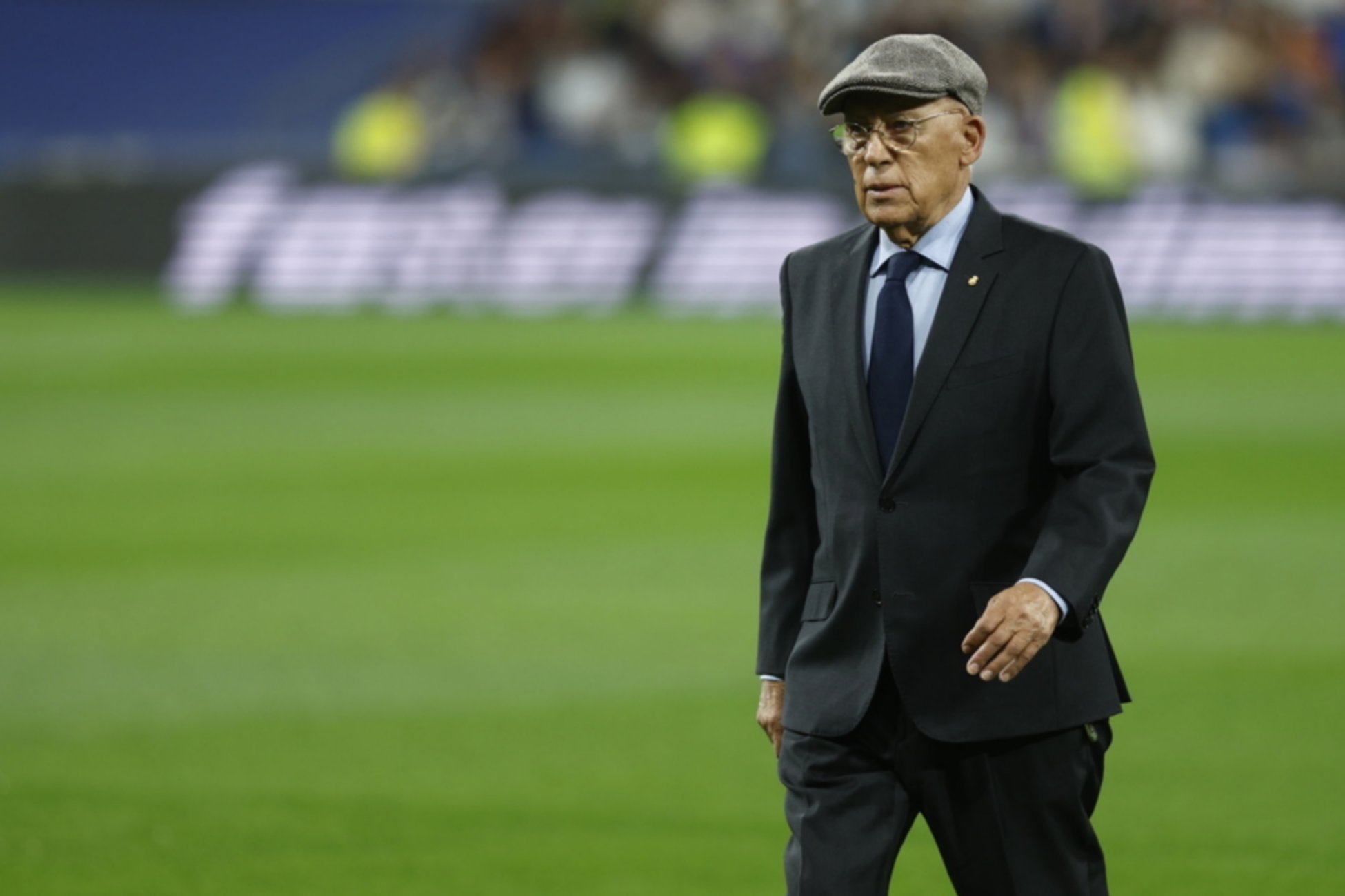 epa10220337 Former soccer player and newly appointed Real Madrid honorary president Amancio Amaro conducts the honorary kick off of the ball ahead of the Spanish LaLiga soccer match between Real Madrid and Osasuna at the Santiago Bernabeu stadium in Madrid, Spain, 02 October 2022.  EPA