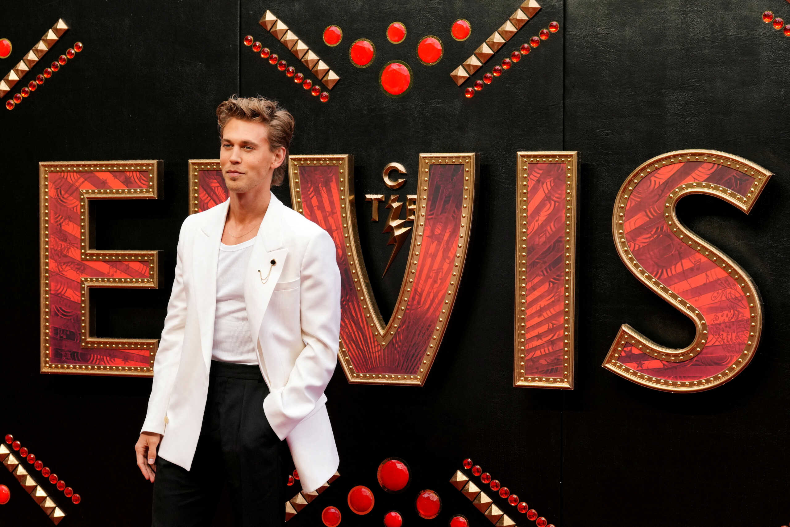 FILE PHOTO: Cast member Austin Butler poses as he arrives at the London screening of 'Elvis' in London, Britain May 31, 2022. REUTERS