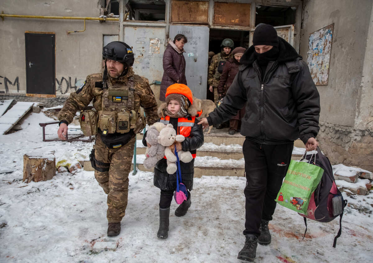 Πόλεμος στην Ουκρανία: Η αστυνομία διέσωσε μια 6χρονη από την πολιορκημένη Μπαχμούτ
