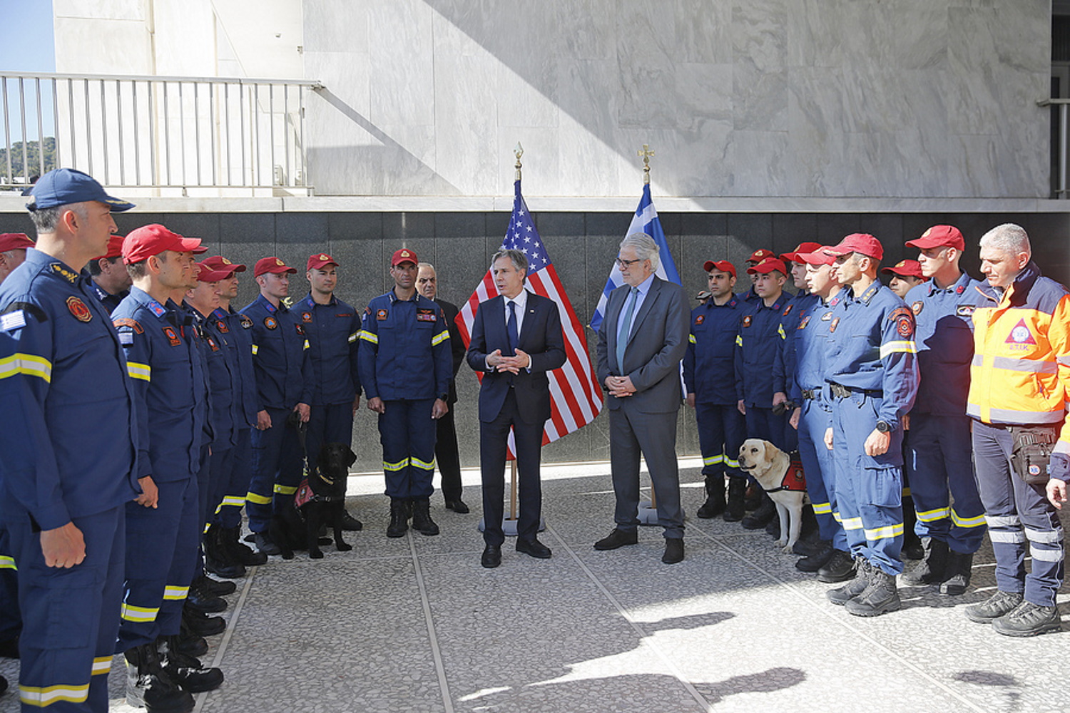 Συνάντηση Μπλίνκεν με μέλη της ΕΜΑΚ και του ΕΚΑΒ – «Σας ευχαριστώ για τις ζωές που σώσατε στην Τουρκία»