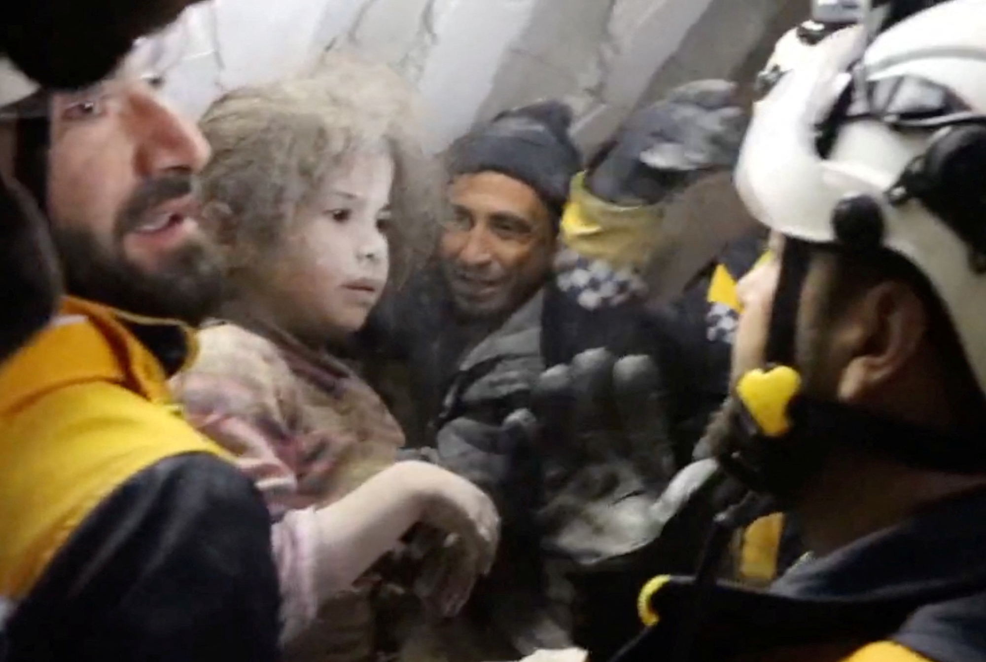 Σεισμός σε Τουρκία και Συρία: Ελπίδα στα συντρίμμια – Παιδιά ξεγελούν τον θάνατο