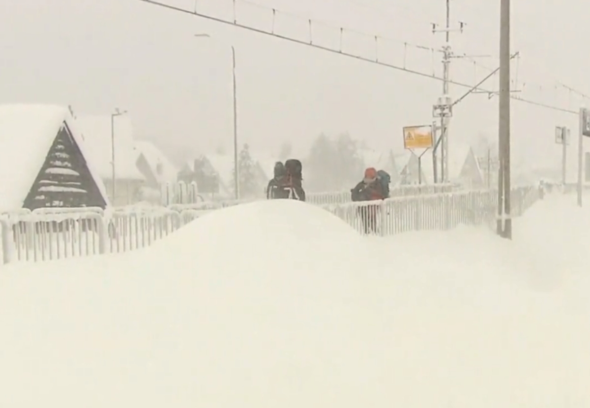 Χωρίς ρεύμα χιλιάδες σπίτια σε Σλοβακία και Τσεχία εξαιτίας σφοδρής χιονοθύελλας