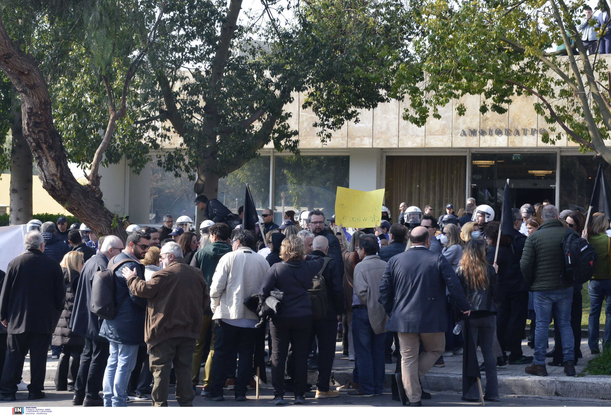 Ο ΕΟΠΥΥ κλείνει 10 χρόνια λειτουργίας με διαμαρτυρίες από τους κλινικοεργαστηριακούς γιατρούς – Τι απαντά ο Θάνος Πλεύρης