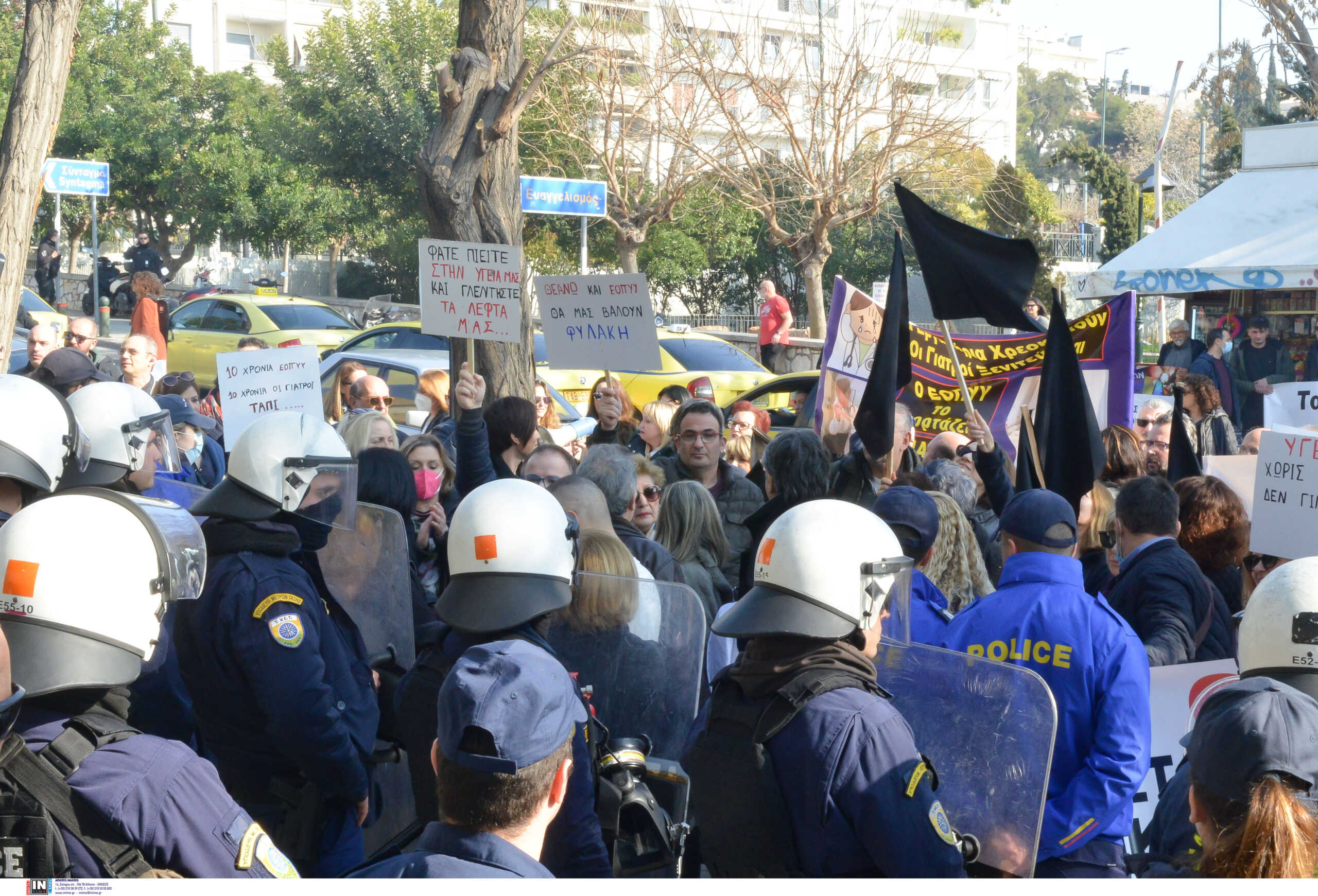 Ο ΕΟΠΥΥ κλείνει 10 χρόνια λειτουργίας με διαμαρτυρίες από τους κλινικοεργαστηριακούς γιατρούς – Τι απαντά ο Θάνος Πλεύρης