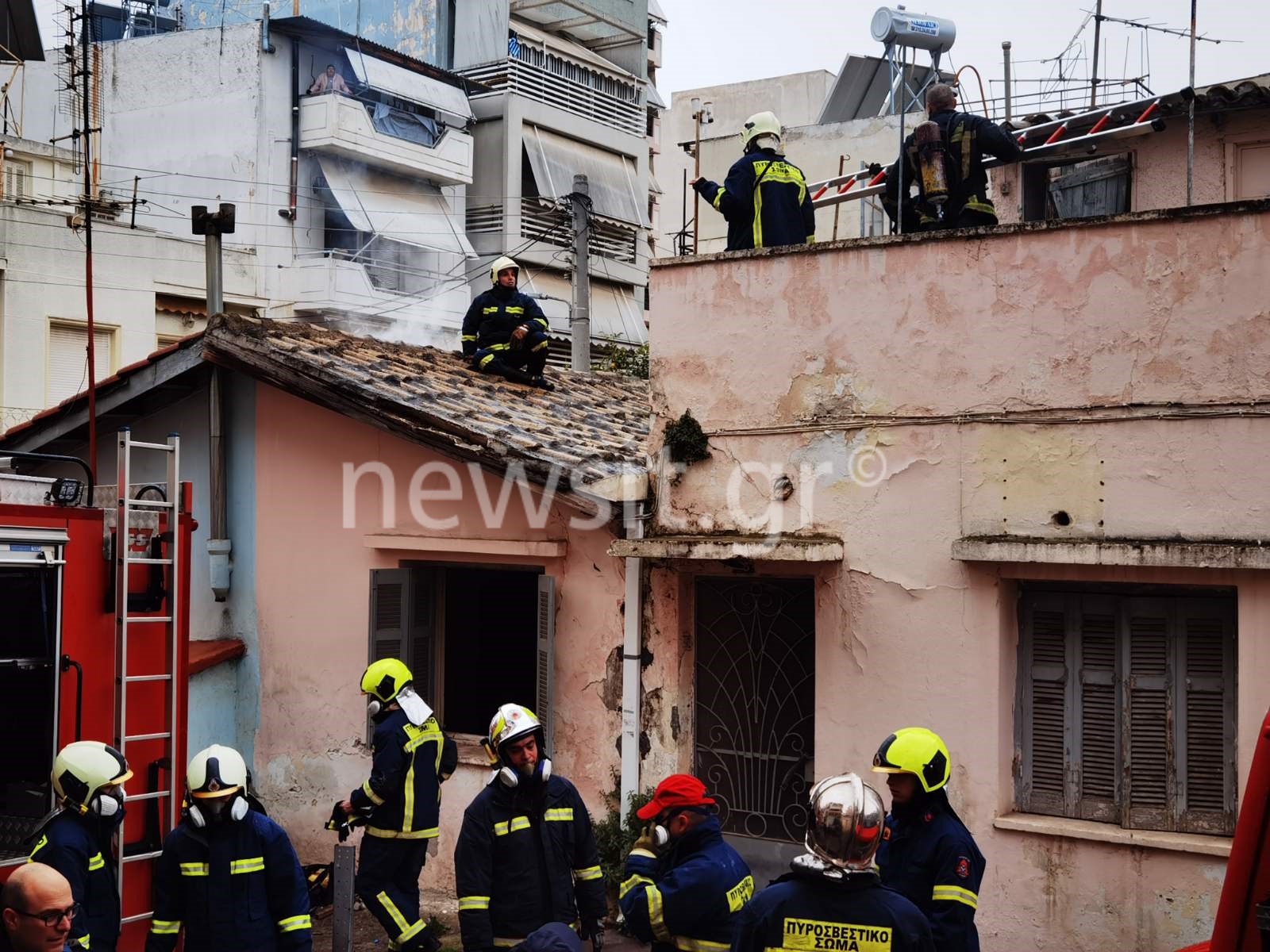 Nέα Ιωνία: Χωρίς τις αισθήσεις της 65χρονη από φωτιά στο σπίτι της