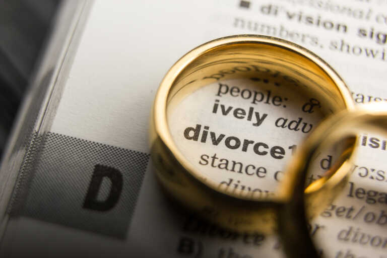Οι παγίδες στο «φορολογικό διαζύγιο» – Πότε λήγει η προθεσμία και ποιοι πρέπει να… χωρίσουν υποχρεωτικά