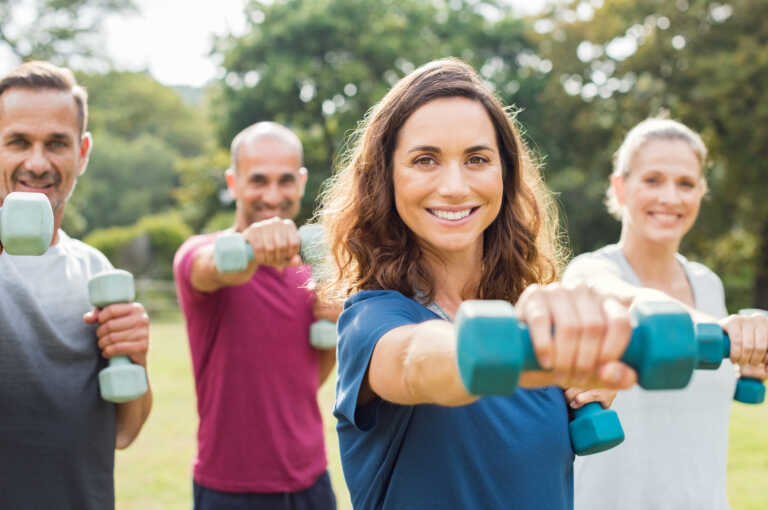 Λίγα λεπτά καθημερινής άσκησης μειώνουν τον κίνδυνο νοσηλείας μετά τα 40