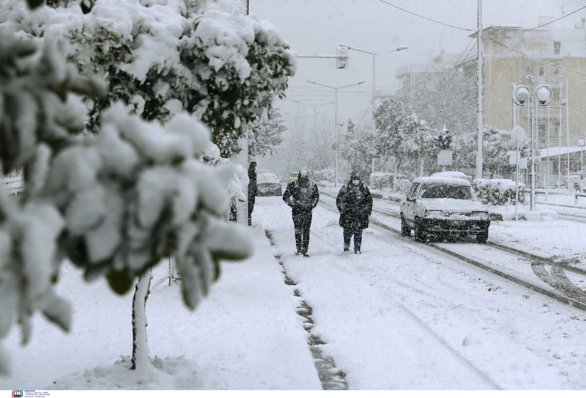 Στα «λευκά» ο Βόλος και το Πήλιο, χιονοπτώσεις και τις Σποράδες – Ανοιχτοί παραμένουν οι δρόμοι, απαγορευτικό απόπλου