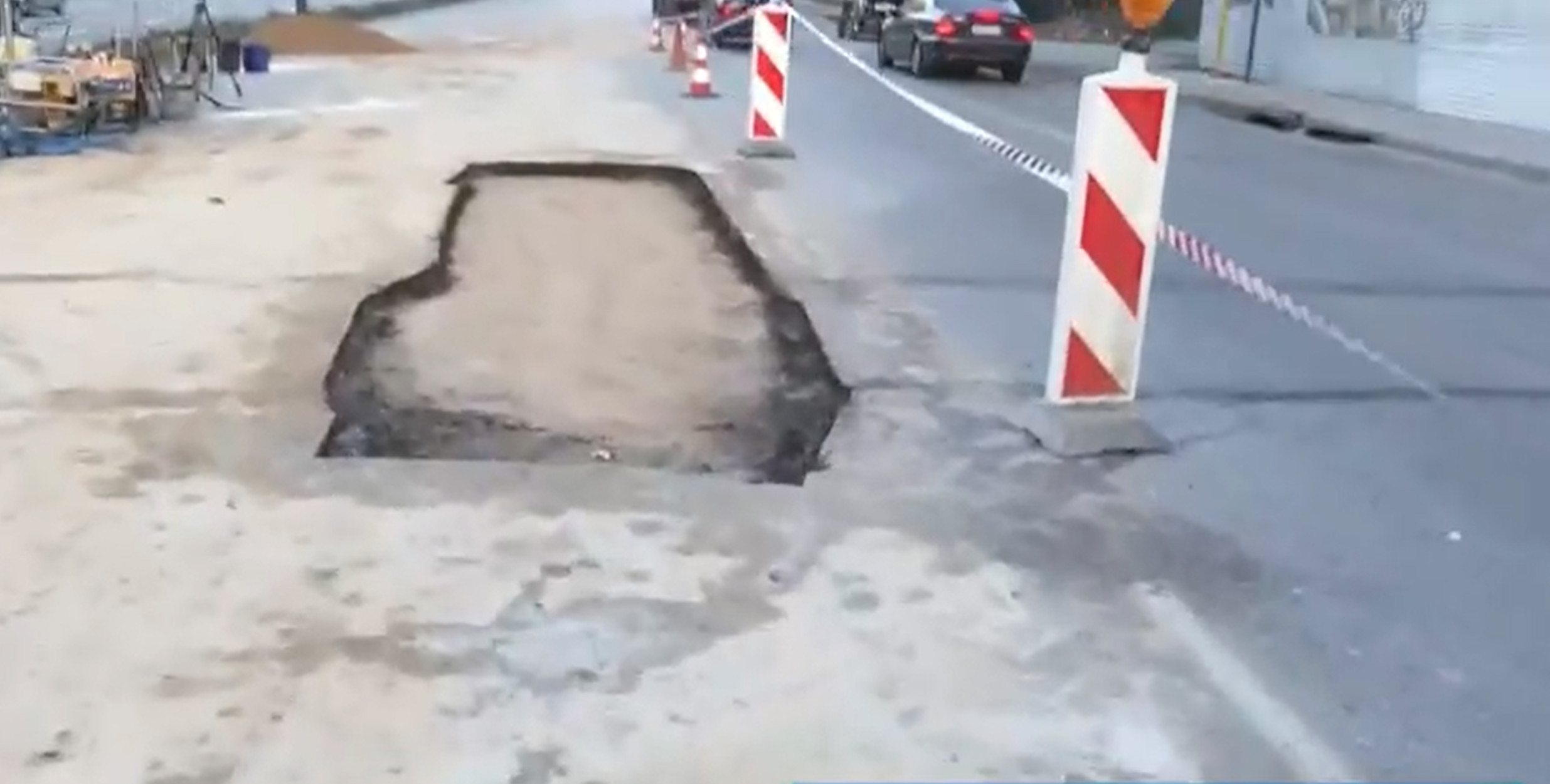 Λεωφόρος Αθηνών: Έσπασε αγωγός της ΕΥΔΑΠ, μεγάλη κίνηση στο ρεύμα προς Ασπρόπυργο