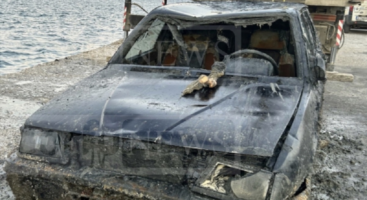 Κέρκυρα: Ανέσυραν βυθισμένο αυτοκίνητο από το λιμάνι και βρήκαν μέσα ανθρώπινα οστά