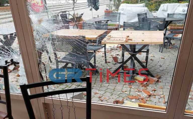 Τούβλα έπεσαν από ταράτσα σε τραπέζια εστιατορίων στην Κομοτηνή - Δείτε πώς δεν θρηνήσαμε θύματα