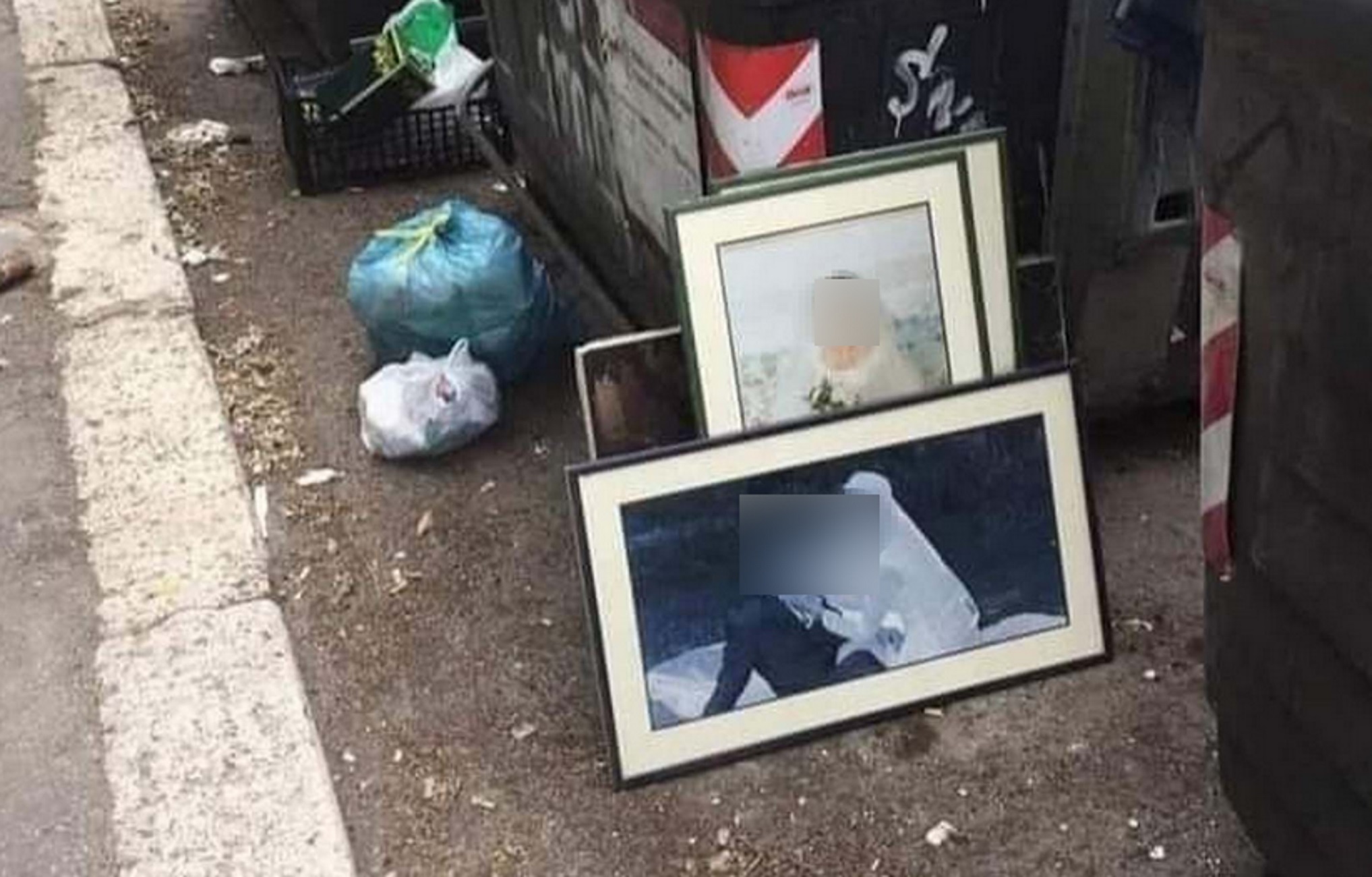Κρήτη: Η εικόνα με τη γαμήλια φωτογράφιση στα σκουπίδια που γίνεται viral