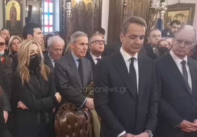 Με Καζαντζάκη αποχαιρέτησε ο πρωθυπουργός τον Μανούσο Βολουδάκη - Πλήθος κόσμου στην κηδεία