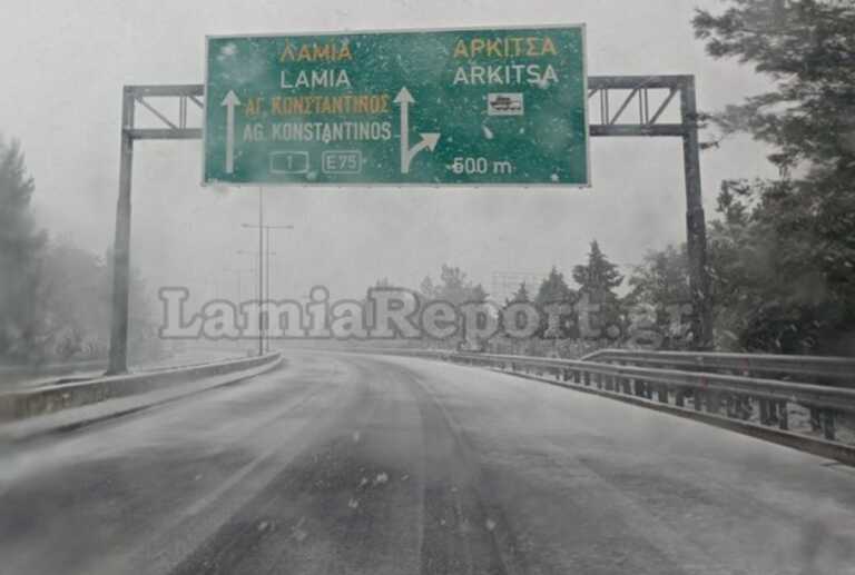 Κακοκαιρία «Μπάρμπαρα»: Έντονη χιονόπτωση στην Αθηνών – Λαμίας