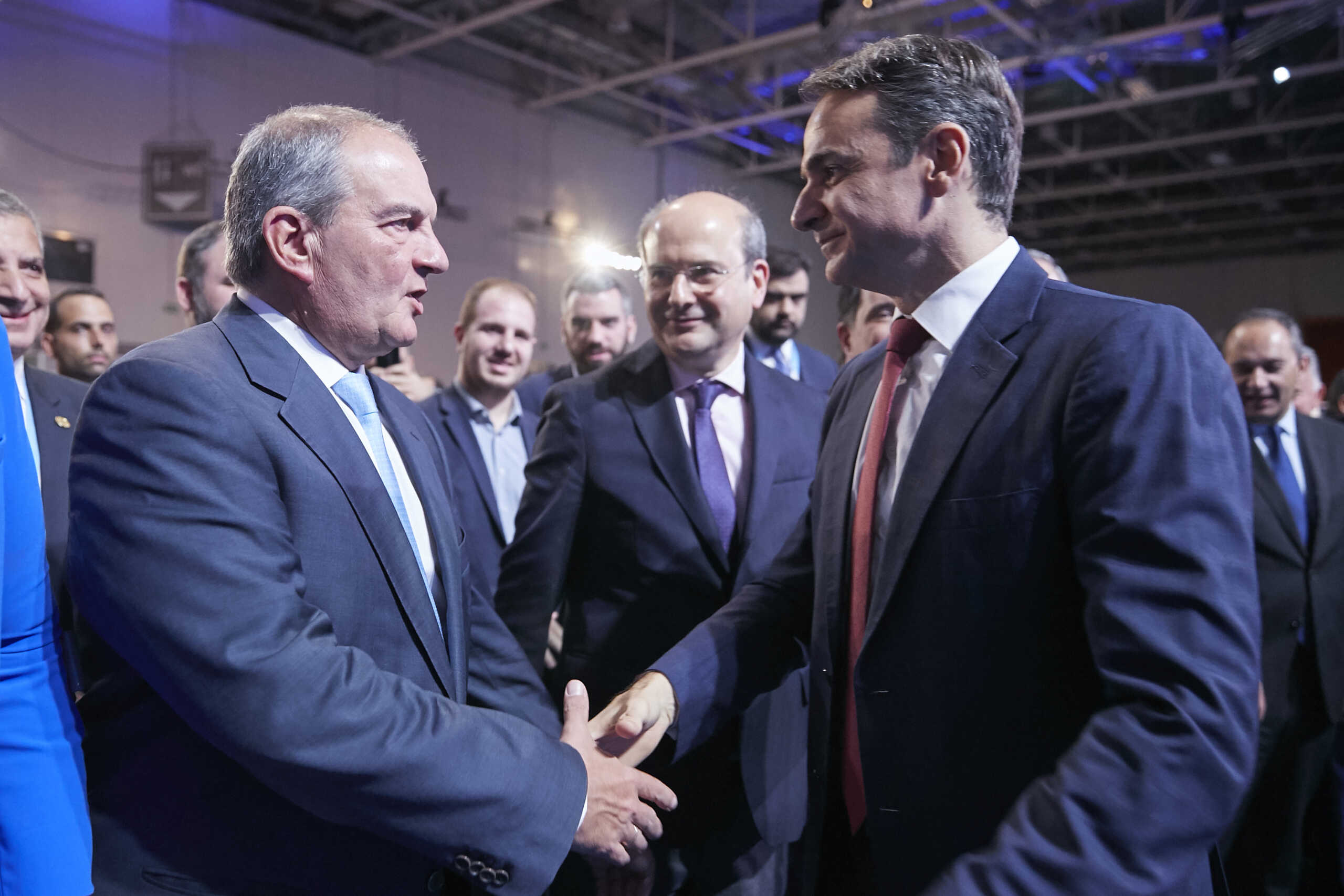 Μητσοτάκης για Καραμανλή: Διαχρονική η προσφορά του στην παράταξη και τον τόπο – Θα είναι παρών στη μάχη