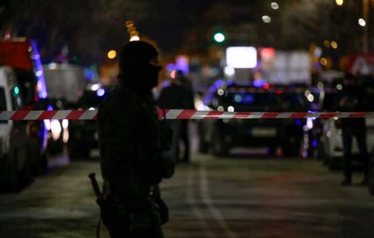 Ηλεία: Μεγάλη επιχείρηση της αστυνομίας – Βρέθηκαν όπλα σε ενοικιαζόμενα δωμάτια