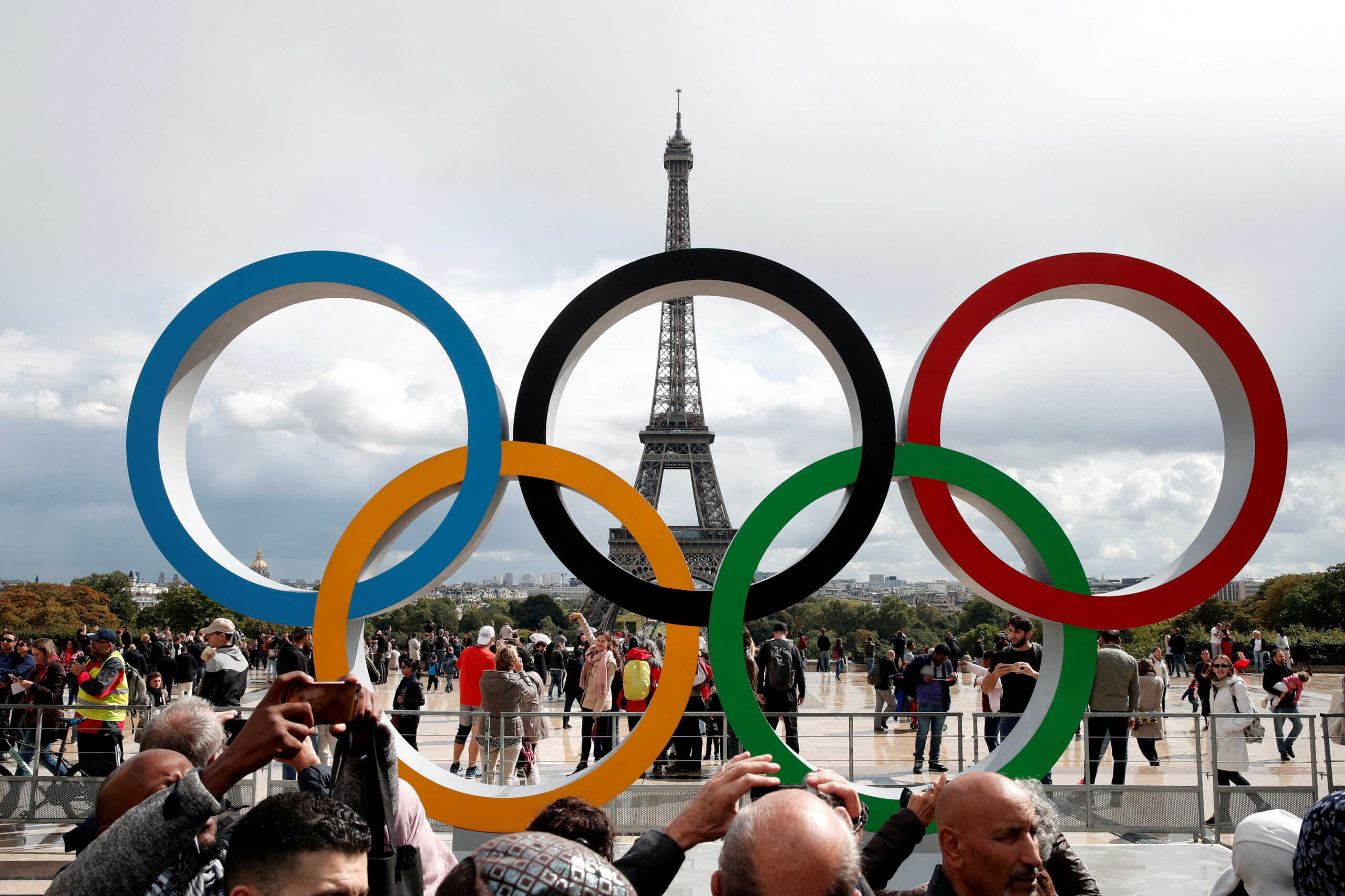 FILE PHOTO: Olympic rings to celebrate the IOC official announcement that Paris won the 2024 Olympic bid are seen in front of the Eiffel Tower at the Trocadero square in Paris, France, September 16, 2017. REUTERS