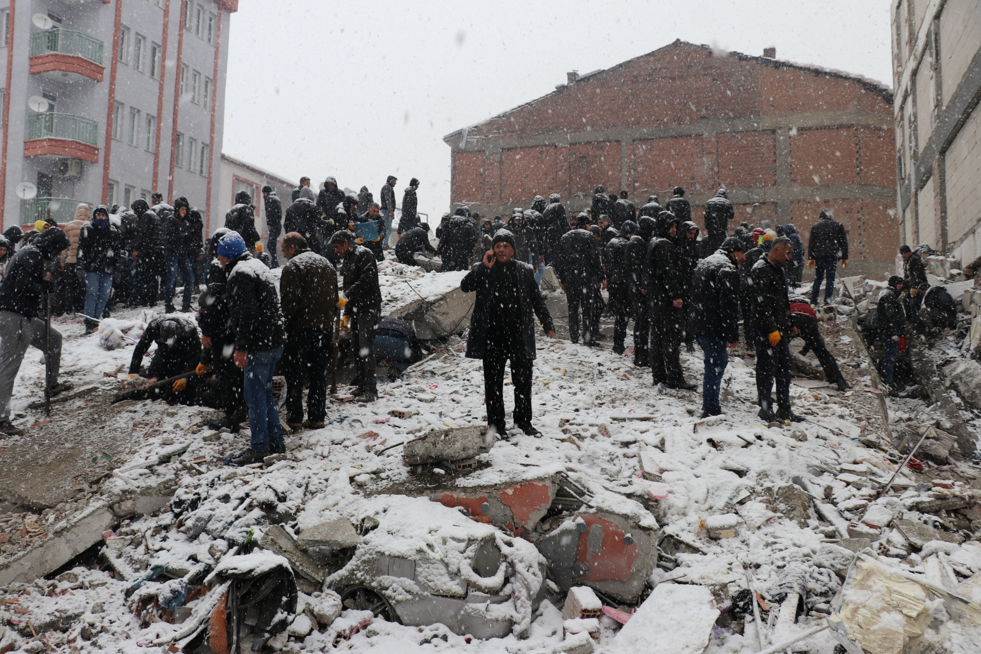 Σεισμός στην Τουρκία: ΝΔ, ΠΑΣΟΚ και ΚΚΕ συγκεντρώνουν βοήθεια για τους σεισμόπληκτους