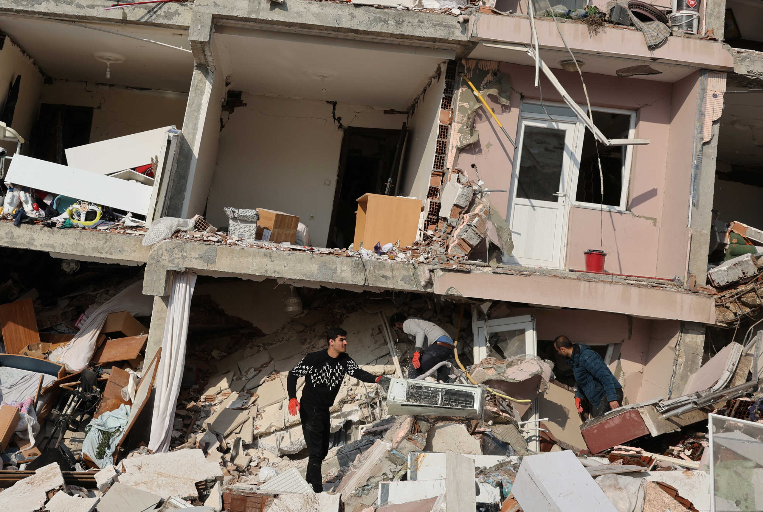 Σεισμός σε Τουρκία – Συρία: Ξεπέρασαν τους 8.700 οι νεκροί