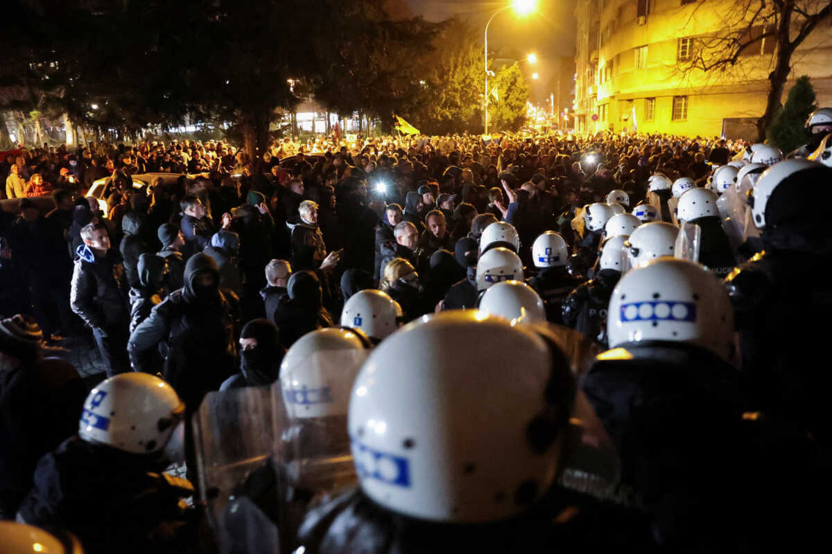Police block Serbian right-wing protesters who attempted to storm the New Palace, the seat of President of Serbia,  during a protest against the Serbian authorities and French-German plan for the resolution of Kosovo in Belgrade, Serbia, February 15, 2023. REUTERS