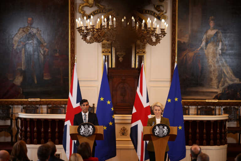 Brexit: Οι αντιδράσεις μετά τη συμφωνία Ευρωπαϊκής Ένωσης – Βρετανίας για τη Βόρεια Ιρλανδία