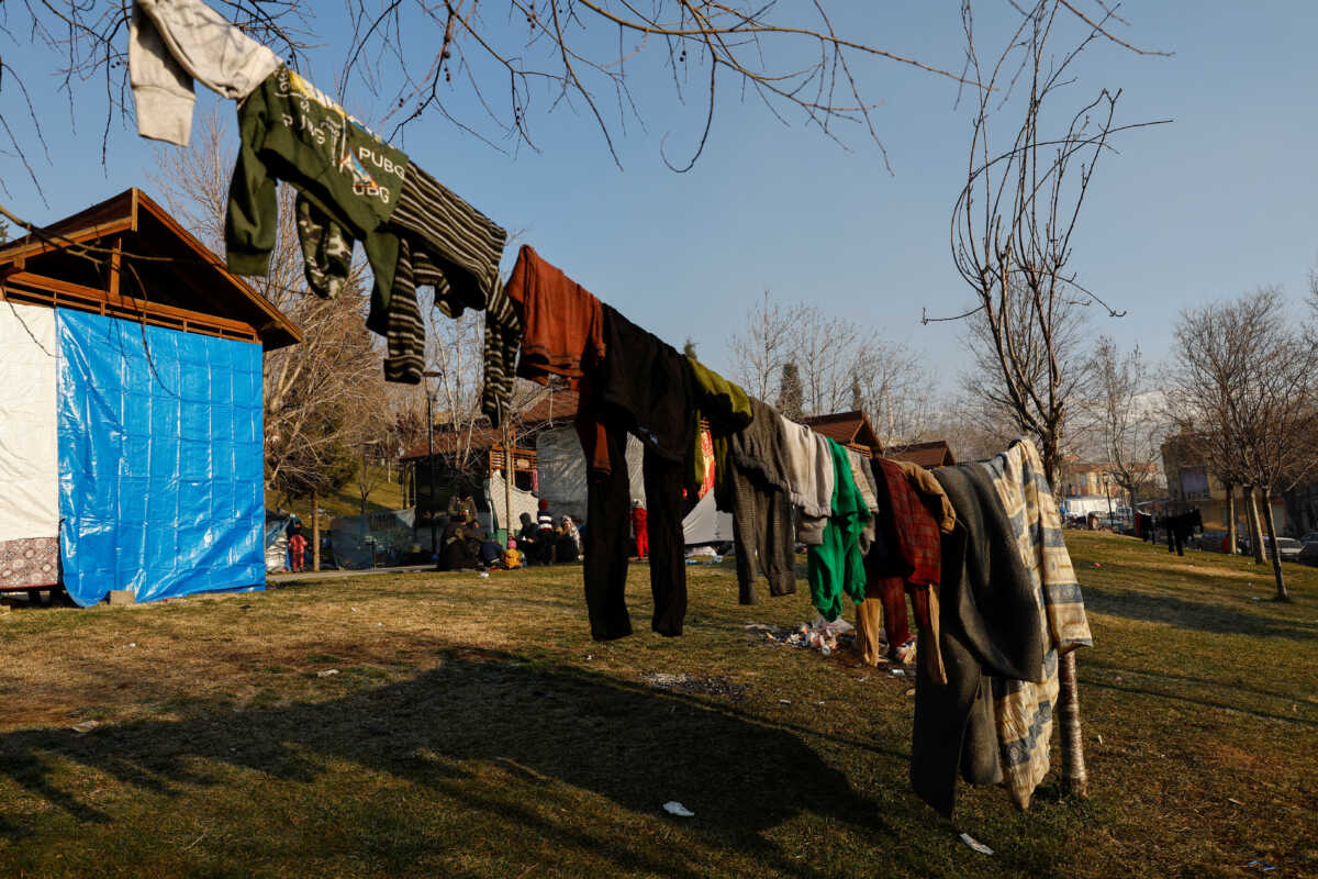 Laundry hangs on a rope to dry in the aftermath of a deadly earthquake in Kahramanmaras, Turkey February 13, 2023. REUTERS