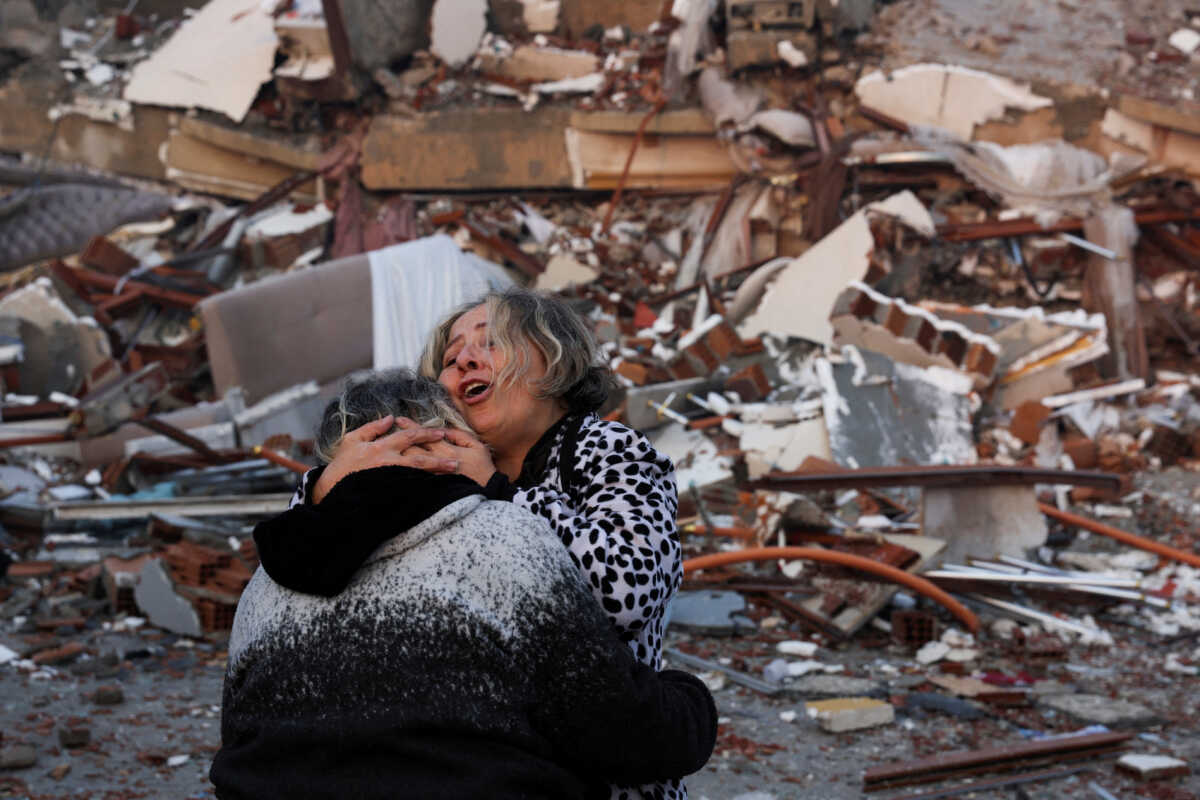 Σεισμός στην Τουρκία: «Ήμουν μέσα στο αυτοκίνητο και ένιωθα ότι ήμουν μέσα στην θάλασσα, στα κύματα»